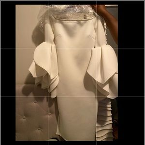 I’m selling a brand new white dress